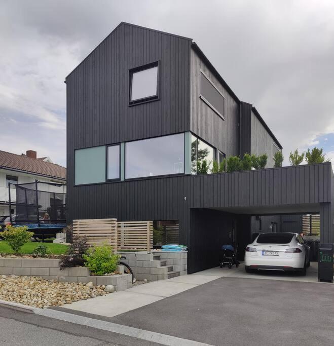 Modern And Comfortable In Attractive Neighborhood Appartement