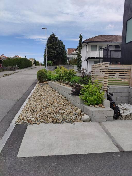 Modern And Comfortable In Attractive Neighborhood *