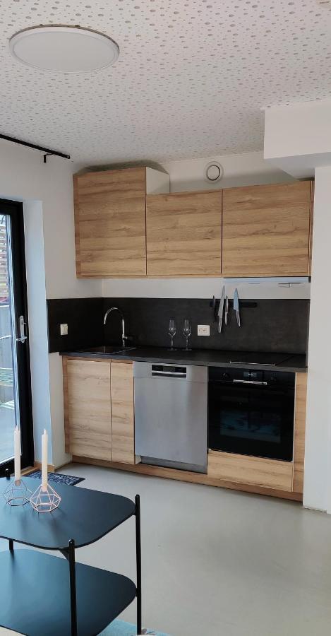 Modern And Comfortable In Attractive Neighborhood